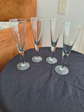 Oude Handgemaakte Champagneglazen - Set van 4 beschikbaar voor biedingen