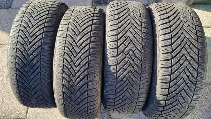 Winterbanden 205 55 R16, Auto-onderdelen, Banden en Velgen, Banden en Velgen, Winterbanden, 16 inch, 205 mm, Personenwagen, Gebruikt