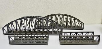 2 Marklin Boogbruggen + 2 opritten beschikbaar voor biedingen