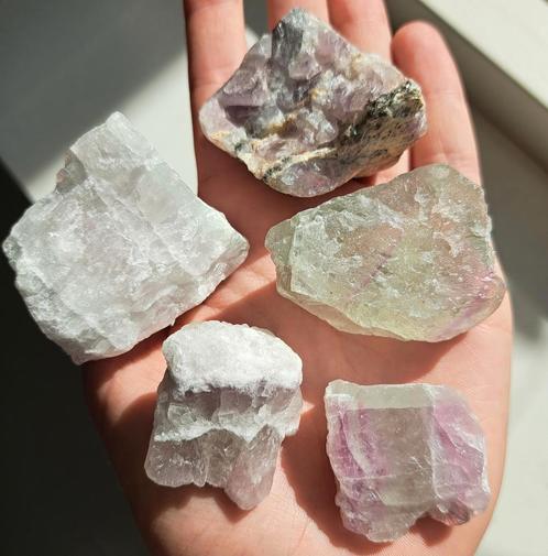 Regenboog Fluoriet ruw edelstenen / mineralen verzameling, Verzamelen, Mineralen en Fossielen, Mineraal, Ophalen of Verzenden