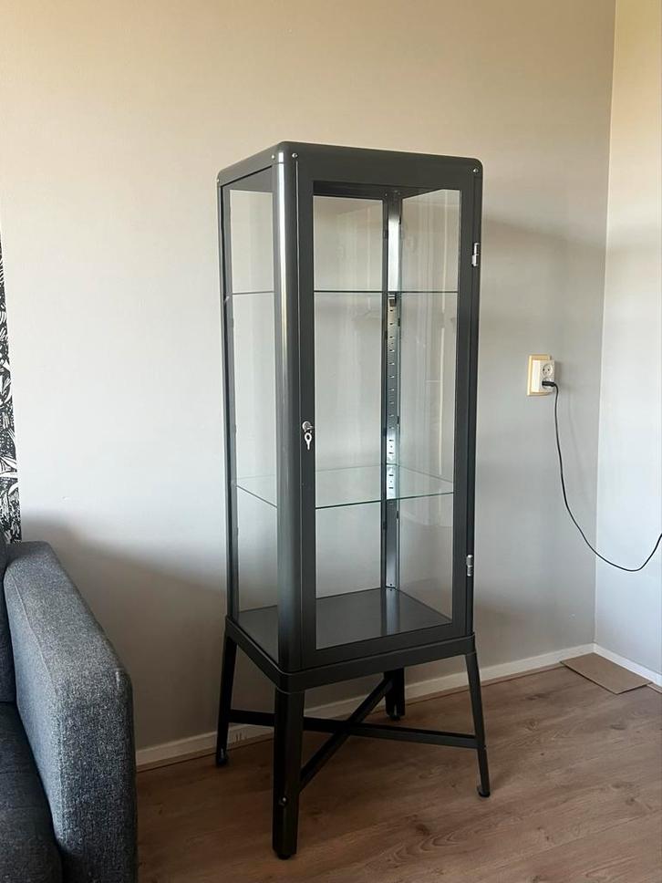IKEA FABRIKÖR Vitrinekast - 57x150cm, Huis en Inrichting, Kasten | Vitrinekasten, Zo goed als nieuw, 100 tot 150 cm, 50 tot 100 cm