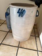 Keulse potten . En fles, Ophalen