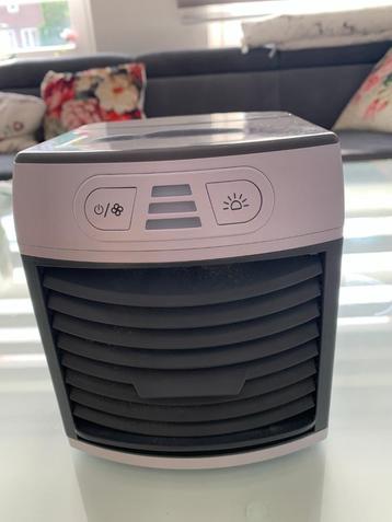 Aqua Laser Air Cooler – Compacte luchtkoeler met USB-aanslui beschikbaar voor biedingen