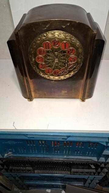 Amsterdamse School Pendule  beschikbaar voor biedingen