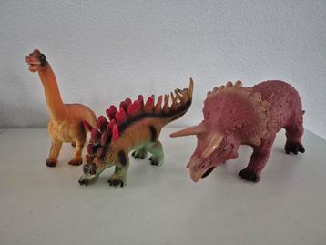 Drie grote dinosaurussen beschikbaar voor biedingen