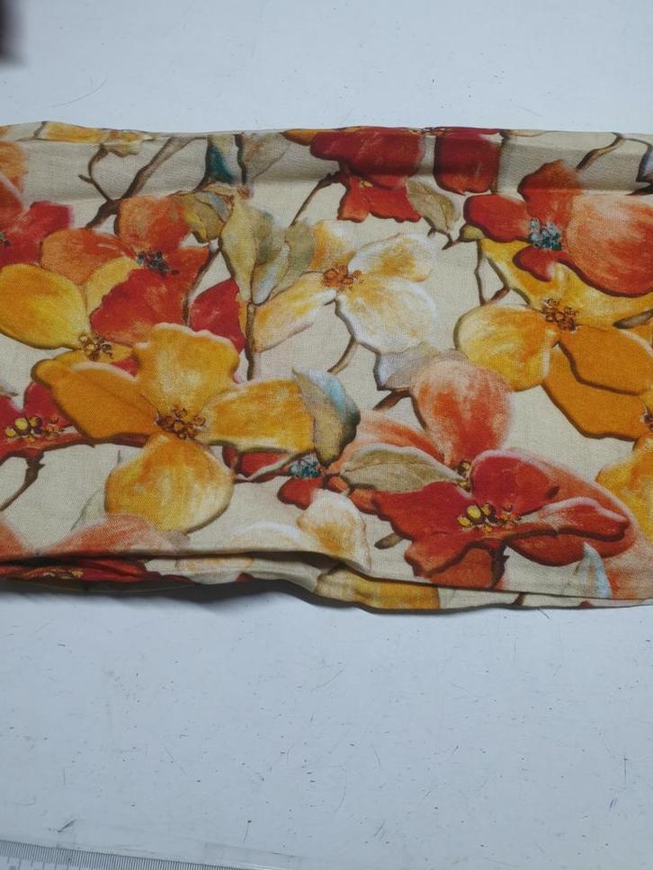 Linnen viscose flowers orange/red (122), Hobby en Vrije tijd, Stoffen en Lappen, Nieuw, Linnen, 120 cm of meer, 30 tot 200 cm