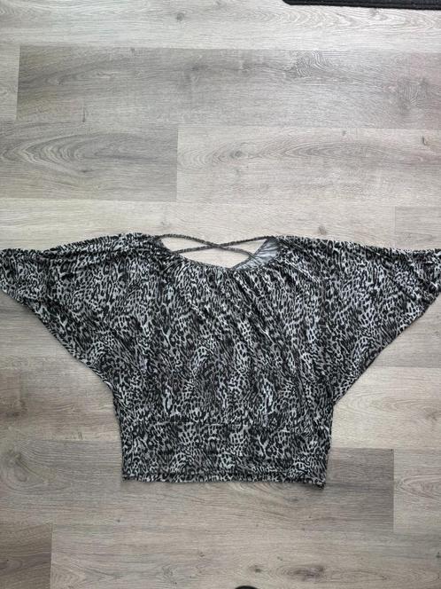 WME! dames top panter print maat XL (42) nieuwstaat D30, Kleding | Dames, Tops, Zo goed als nieuw, Maat 42/44 (L), Grijs, Korte mouw