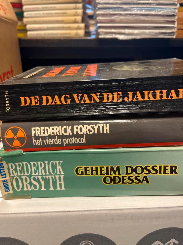 Frederick Forsyth - 3 Titels in Grote Letters, Boeken, Romans, Gelezen, Nederland, Ophalen of Verzenden