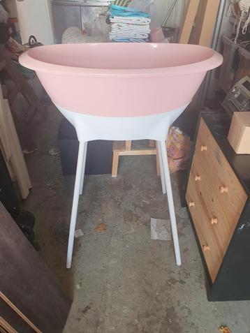 Luma badje roze beschikbaar voor biedingen
