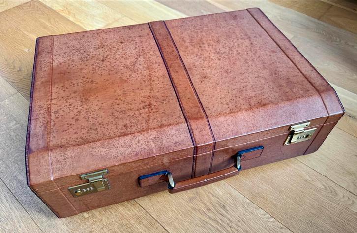 Oude leren koffer met cijferslot, Sieraden, Tassen en Uiterlijk, Koffers, Gebruikt, Leer, 60 tot 70 cm, 45 tot 55 cm, Slot, Ophalen
