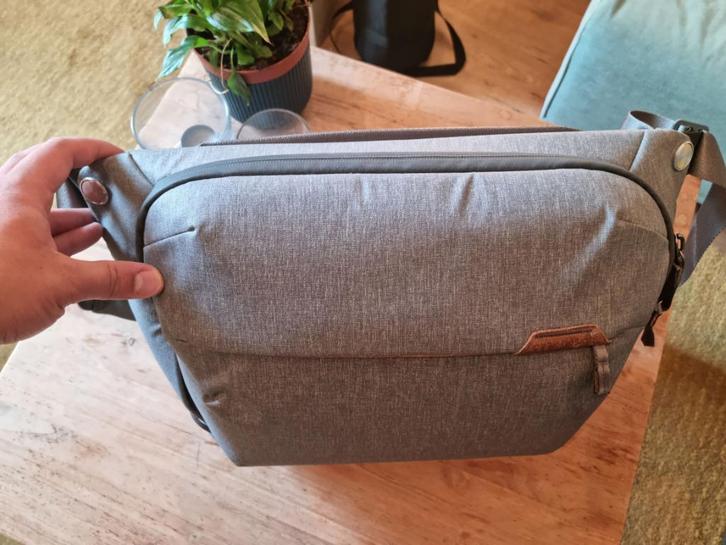 Peak Design Everyday Sling 10L Ash, Audio, Tv en Foto, Fotografie | Fototassen, Zo goed als nieuw, Schoudertas, Overige merken