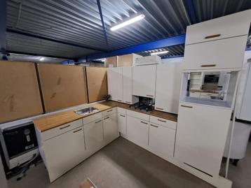 Complete Keuken Compleet met APP 2651 120Keukens op voorraad beschikbaar voor biedingen