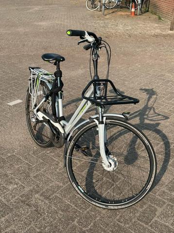 Gazelle bike, good condition with frame-mounted front rack beschikbaar voor biedingen