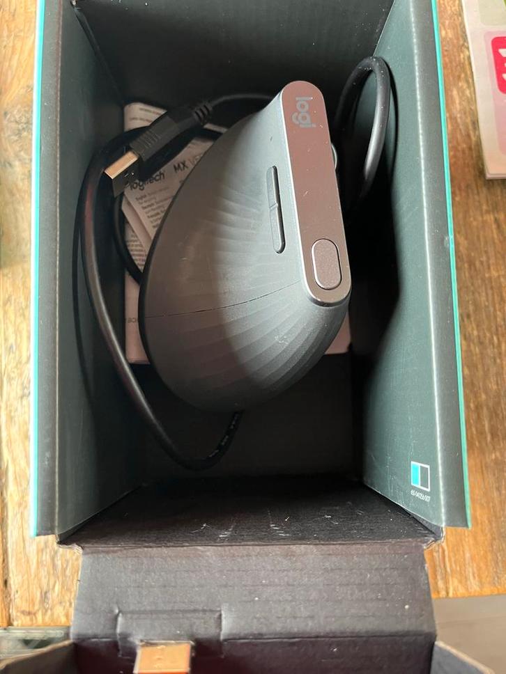 Logitech Logitech MX Vertical, Computers en Software, Muizen, Rechtshandig, Ophalen of Verzenden