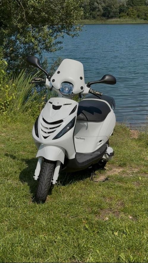 Piaggio Zip 2 takt 2017 70cc, Fietsen en Brommers, Scooters | Piaggio, Zo goed als nieuw, Zip, Ophalen