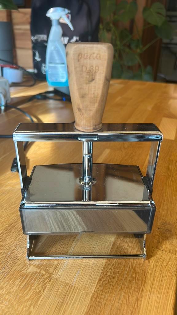 Posta stempel D39, Hobby en Vrije tijd, Stempelen, Zo goed als nieuw, Verzenden