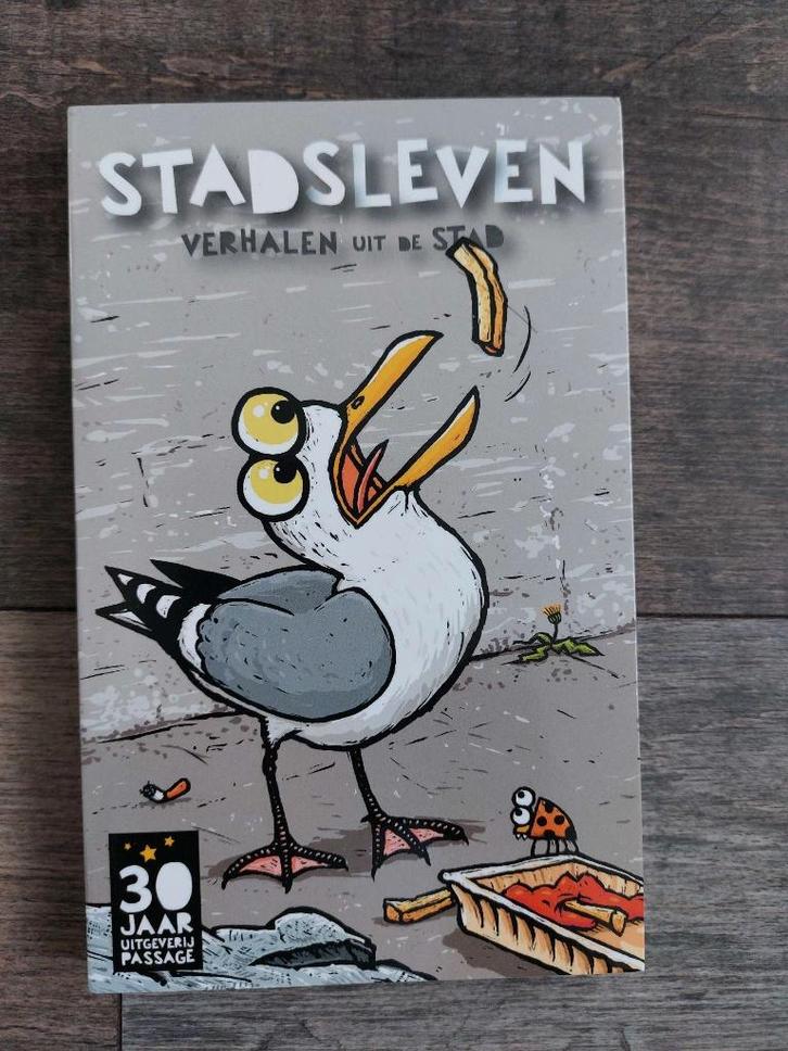 Stadsleven - Verhalen uit de stad, Boeken, Essays, Columns en Interviews, Zo goed als nieuw, Meerdere auteurs, Ophalen of Verzenden