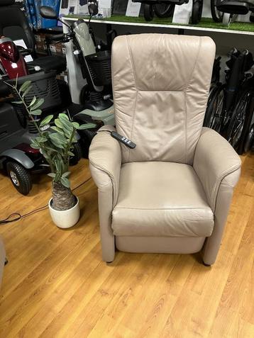 Sta op stoel/relaxfauteuil Prominent groot model beschikbaar voor biedingen