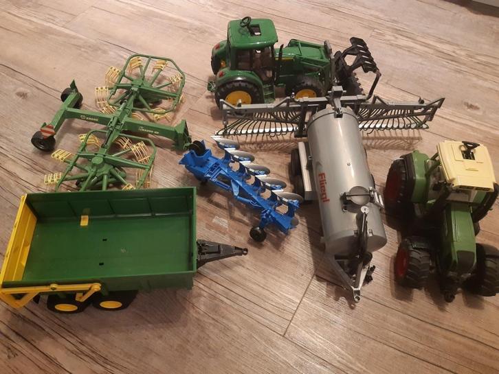 bruder trekker en werktuigen, Kinderen en Baby's, Speelgoed | Speelgoedvoertuigen, Gebruikt, Ophalen of Verzenden