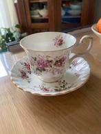 Royal Albert tea cup, Antiek en Kunst, Ophalen of Verzenden