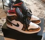 Nike Air Jordan 1 mid SE, Kleding | Heren, Schoenen, Ophalen of Verzenden, Zo goed als nieuw, Overige kleuren
