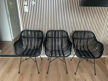 3x Zwarte Rotan Stoel - Als Nieuw! beschikbaar voor biedingen