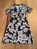 King Louie, jurk, M, zwart met bloemen, Maat 38/40 (M), Zwart, Ophalen of Verzenden, Zo goed als nieuw