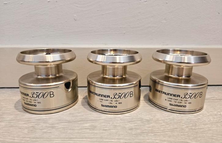 3 Shimano 3500B Spoelen, Watersport en Boten, Hengelsport | Karpervissen, Zo goed als nieuw, Molen, Ophalen of Verzenden