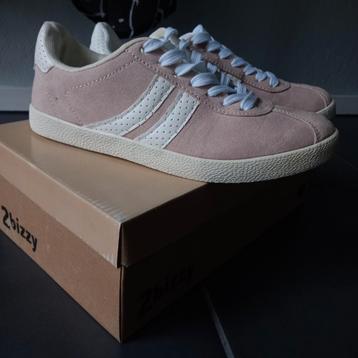 Nieuwe lichtroze sneakers maat 36