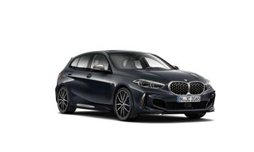 BMW 1-serie M135i xDrive | Live Cockpit | Panorama | Schaals beschikbaar voor biedingen
