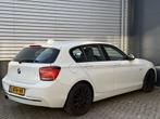 BMW 1-serie 118i Executive // AUTOMAAT // XENON // NAVIGATIE, Gebruikt, 4 cilinders, 1290 kg, Wit