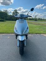 Nette Piaggio Zip geel kenteken 1e eigenaar inclusief beurt, Fietsen en Brommers, Ophalen, Zo goed als nieuw, Zip