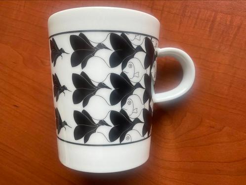 Mok 3 / ESCHER, Huis en Inrichting, Keuken | Servies, Zo goed als nieuw, Kop(pen) en/of Schotel(s), Overige stijlen, Porselein