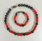 Vintage ketting en armband . Rood koraal, zwart lavasteen, Ophalen of Verzenden, Zo goed als nieuw, Rood