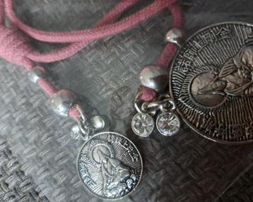 Splinternieuw verpakte Ketting. beschikbaar voor biedingen