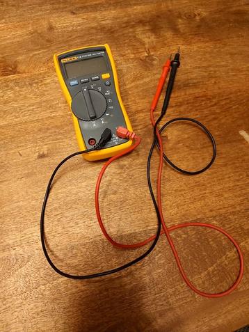 Fluke 115 True RMS Multimeter beschikbaar voor biedingen