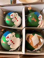 Glazen handbeschilderde kerstballen met sneeuwpop en kerkje, Diversen, Kerst, Ophalen of Verzenden