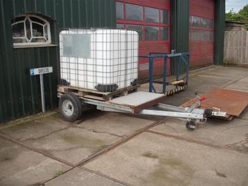Waterwagen waterkar 1000 ltr Watertank op geremd onderstel beschikbaar voor biedingen