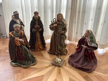 Zes grote kerststal figuren beschikbaar voor biedingen