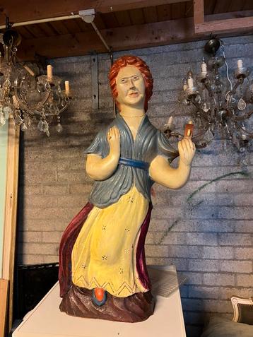 Curiosa grote zware pop beschikbaar voor biedingen