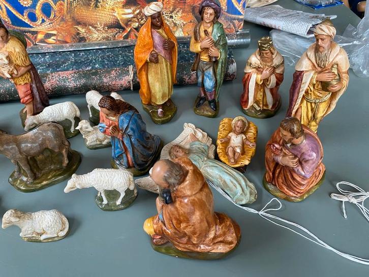 Kerstgroep handgeschilderd gips, beschadigd, Antiek en Kunst, Antiek | Religie, Ophalen of Verzenden