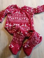Rood witte pyjama met winterpatroon – 18-24 maanden, Ophalen of Verzenden, Nieuw, Meisje, Nacht- of Onderkleding