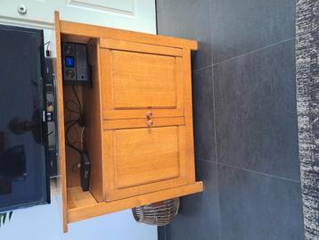 Te koop kast tv meubel  salontafel  beschikbaar voor biedingen