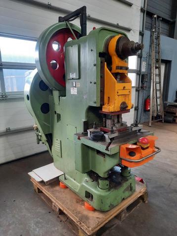 Excenterpers EKR 45 perskracht van 45 TON in nette staat!! beschikbaar voor biedingen