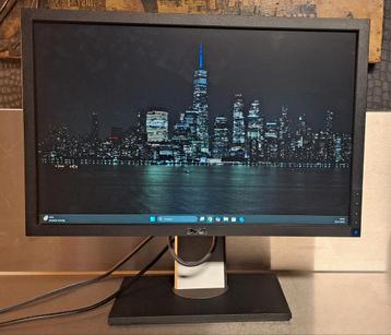 Dell P2210 22" widescreen TFT LCD (meerdere beschikbaar) beschikbaar voor biedingen
