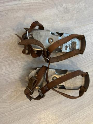 Kinder schaatsen glij-ijzers met leren bandjes beschikbaar voor biedingen