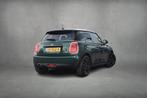 MINI Mini 1.5 Cooper Pepper | Apple CarPlay | Cruise | Clima, 136 pk, Gebruikt, 4 stoelen, Leder en Stof