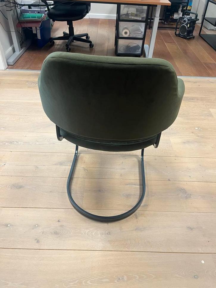 Mooie donkergroene stoel - Zo goed als nieuw!, Huis en Inrichting, Stoelen, Zo goed als nieuw, Eén, Overige materialen, Overige kleuren