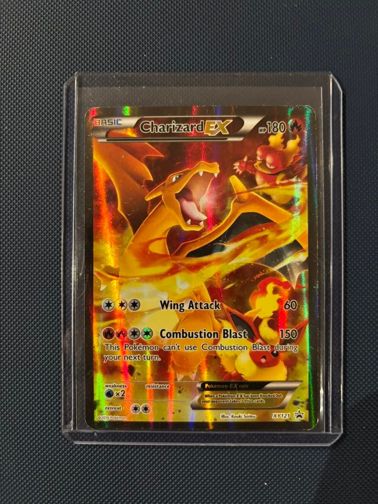 Charizard EX XY121, Hobby en Vrije tijd, Verzamelkaartspellen | Pokémon, Ophalen of Verzenden, Zo goed als nieuw