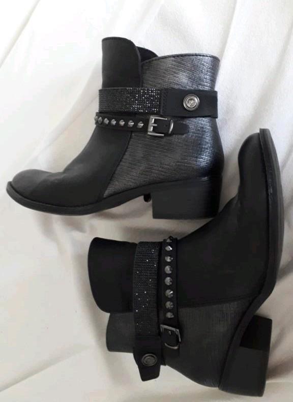 Goede zwarte enkellaarsjes met bandjes, Marco Tozzi, maat 36, Kleding | Dames, Schoenen, Gedragen, Lage of Enkellaarzen, Zwart